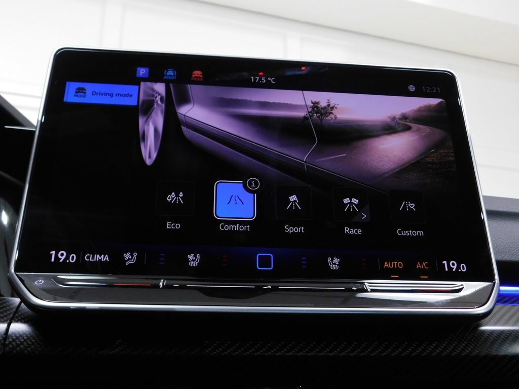 Used 2025 Volkswagen Golf R Black Edition image 63