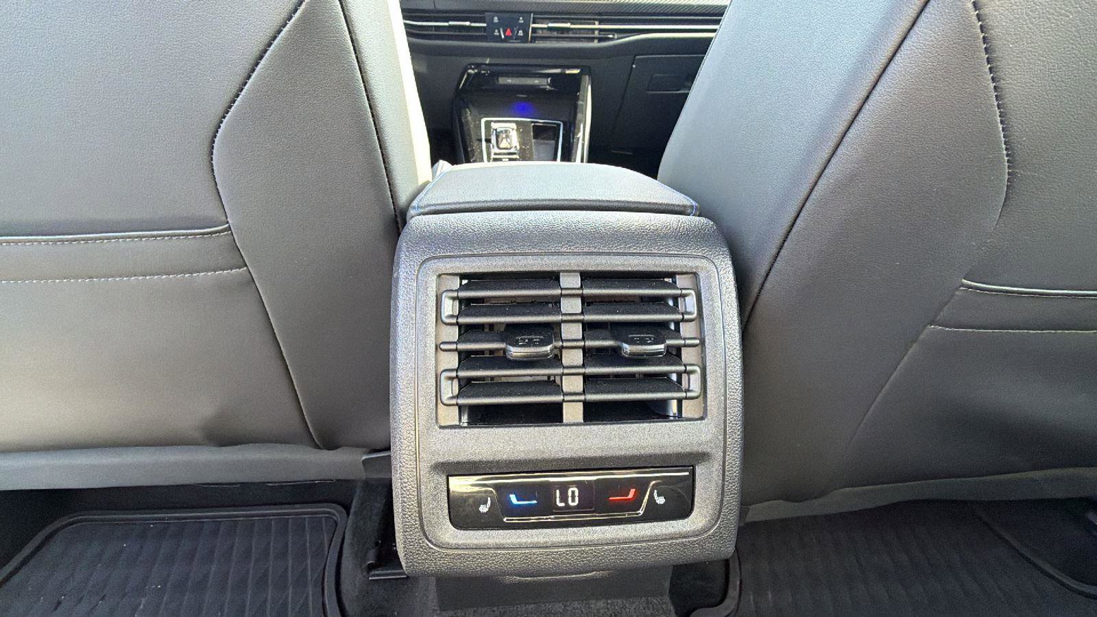 Used 2025 Volkswagen Golf R Black Edition image 24