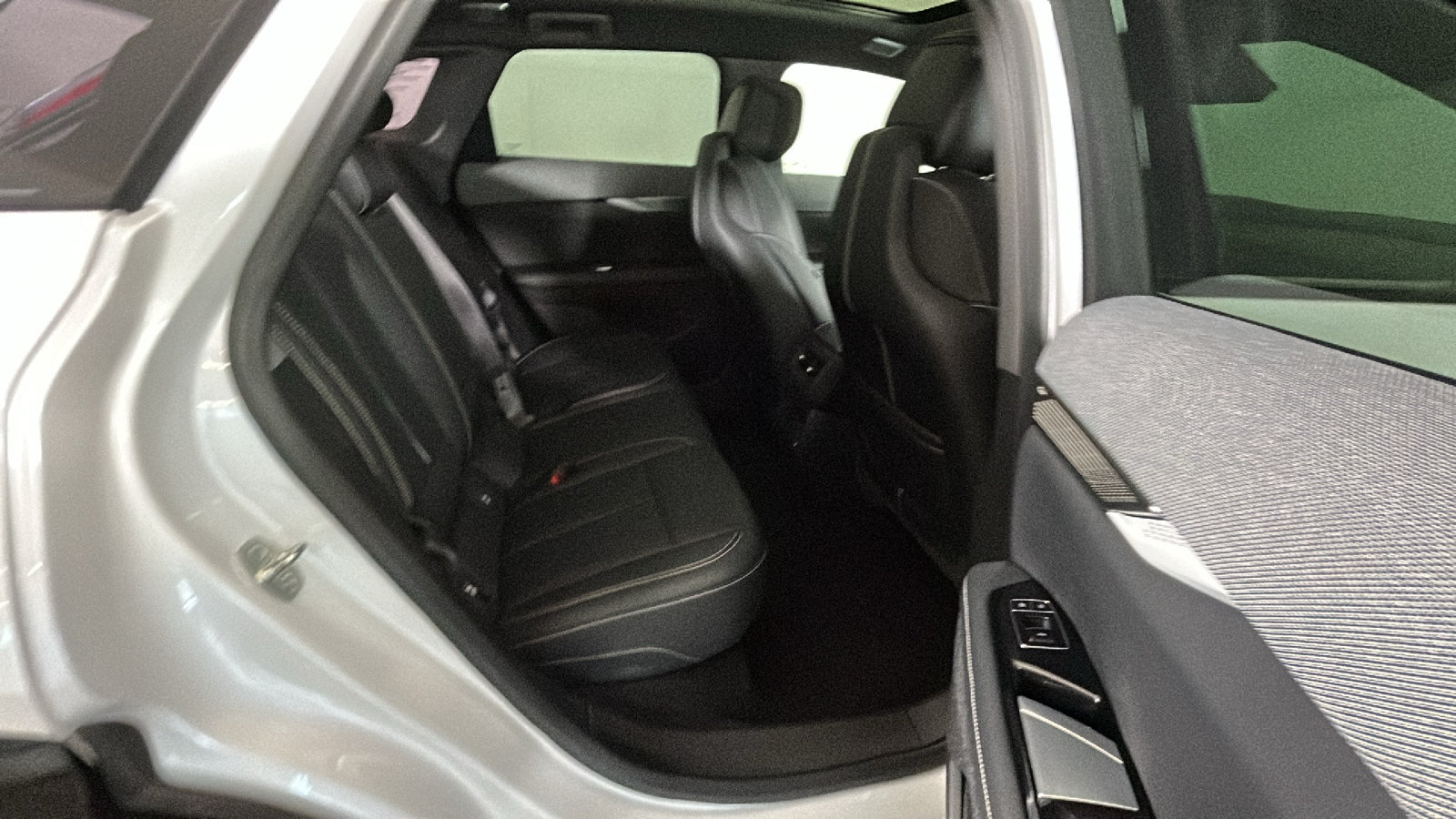 Used 2025 Cadillac Optiq Luxury 2 w/ LPO, Floor Liner Package AWD/4WD image 36