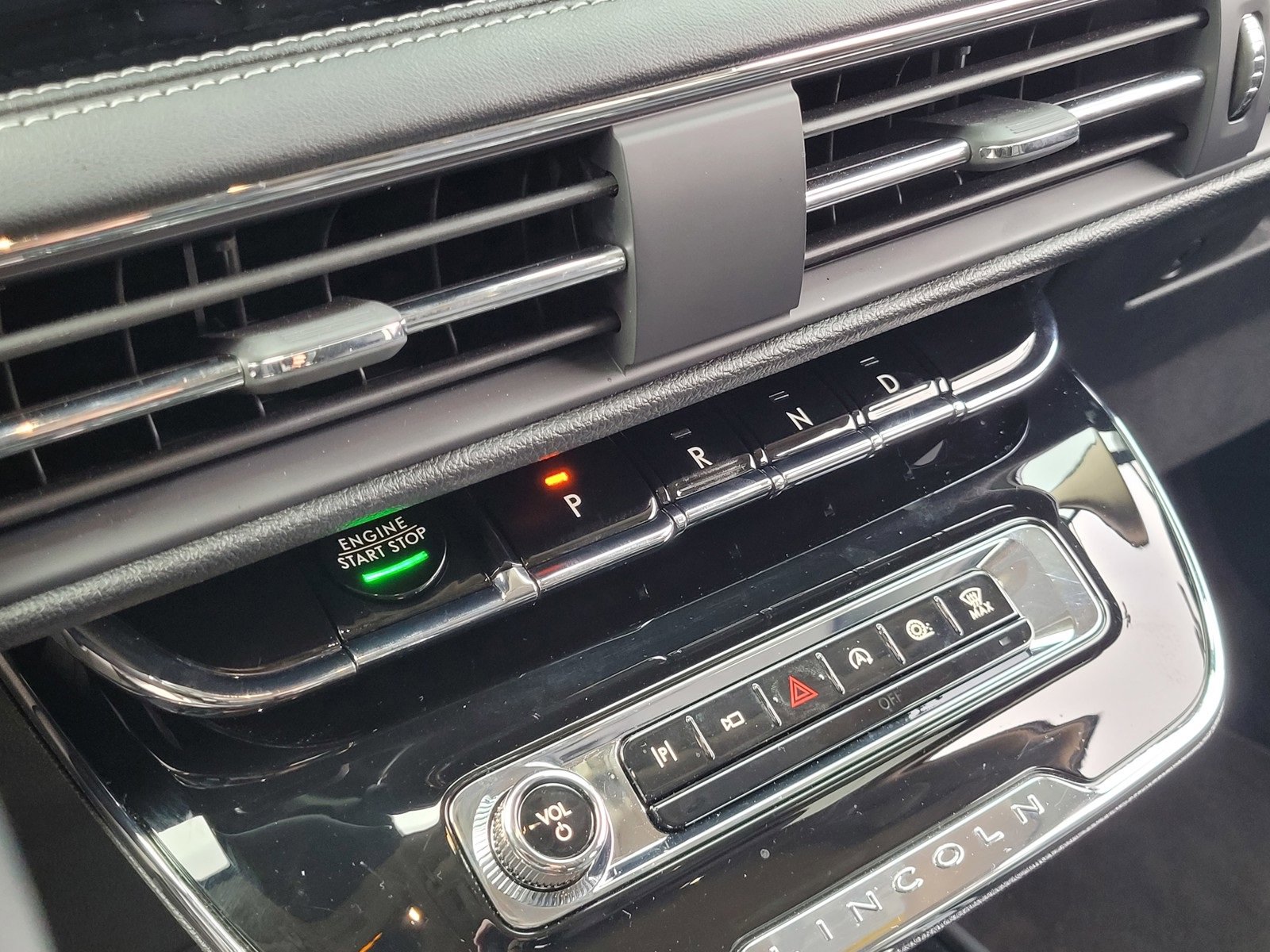 Used 2025 Lincoln Corsair FWD image 20