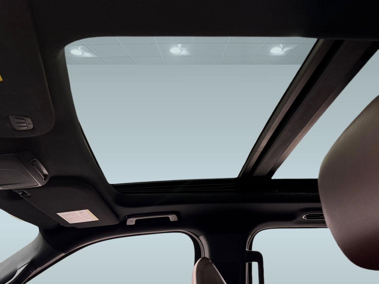 Used 2022 Ford Expedition Max Limited image 12