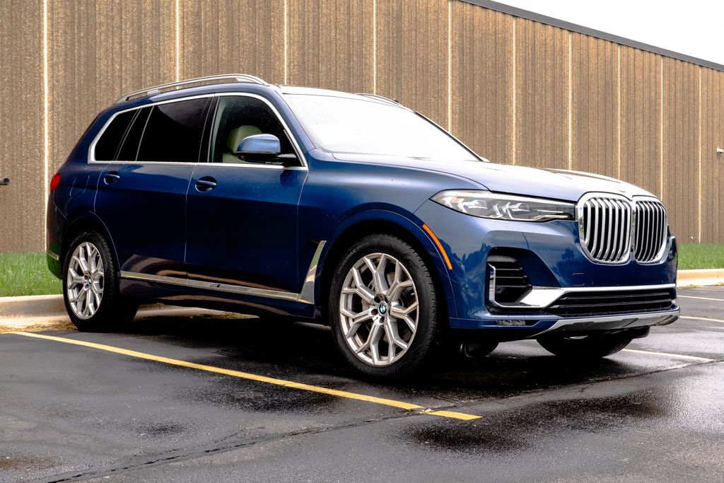 Used 2022 BMW X7 xDrive40i w/ Premium Package AWD/4WD image 2