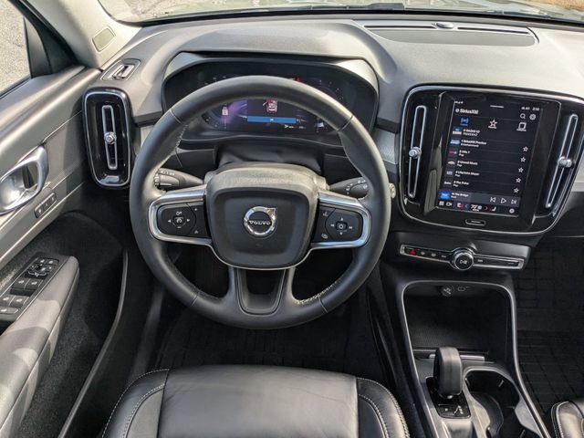 Certified 2023 Volvo XC40 B5 Core w/ Convenience Package image 21