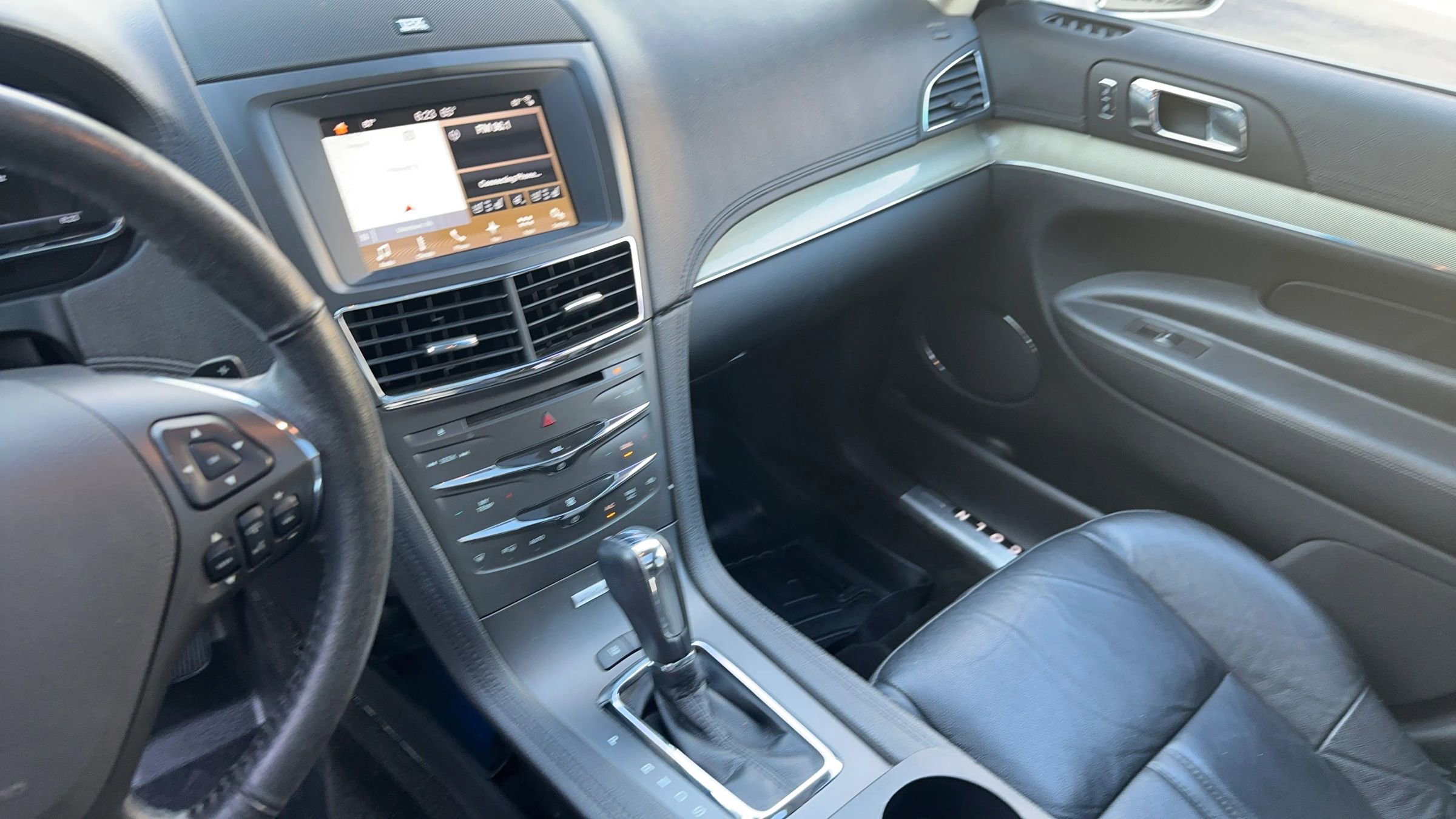Used 2018 Lincoln MKT AWD w/ Technology Package image 13