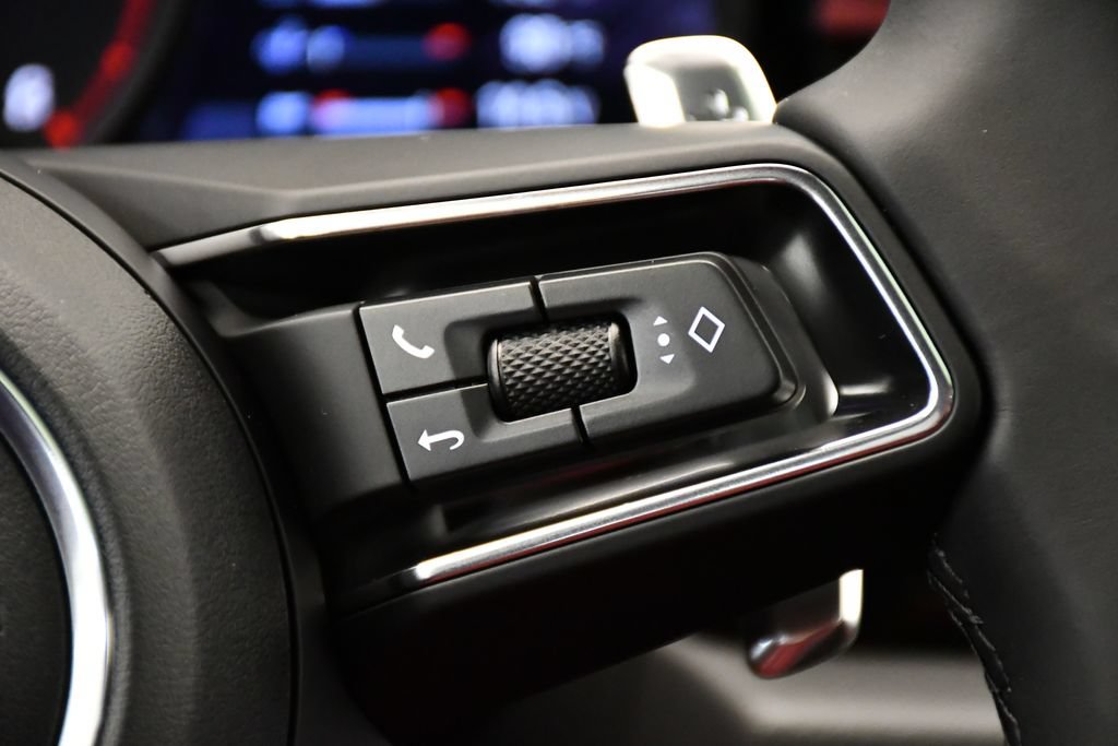 Certified 2026 Porsche Macan AWD/4WD image 28
