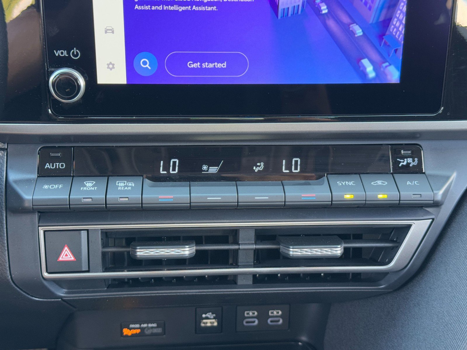 Used 2025 Toyota Camry LE w/ Convenience Package image 26