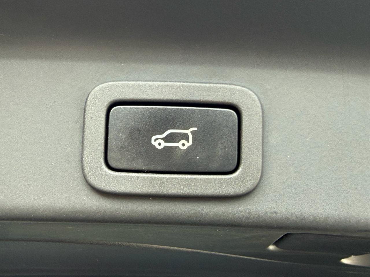 Used 2021 Jaguar F-PACE R-Dynamic S AWD/4WD image 28