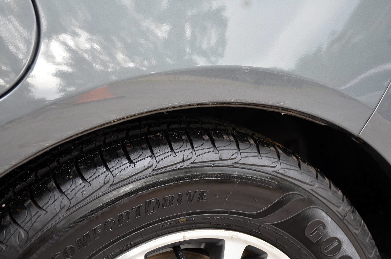 Used 2012 Honda Odyssey EX image 19