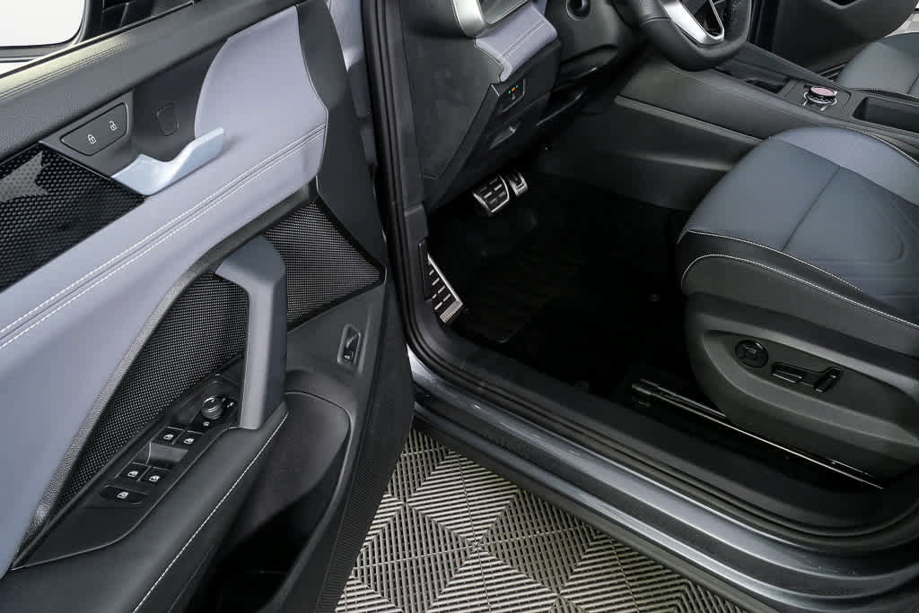 New 2026 Volkswagen Tiguan SE R-Line FWD image 7