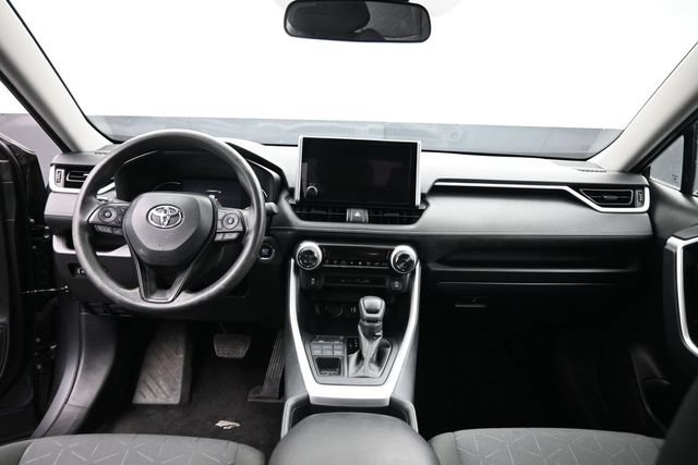 Used 2025 Toyota RAV4 XLE AWD/4WD image 22