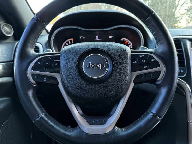 Used 2016 Jeep Grand Cherokee Laredo 75th Anniversary RWD image 17