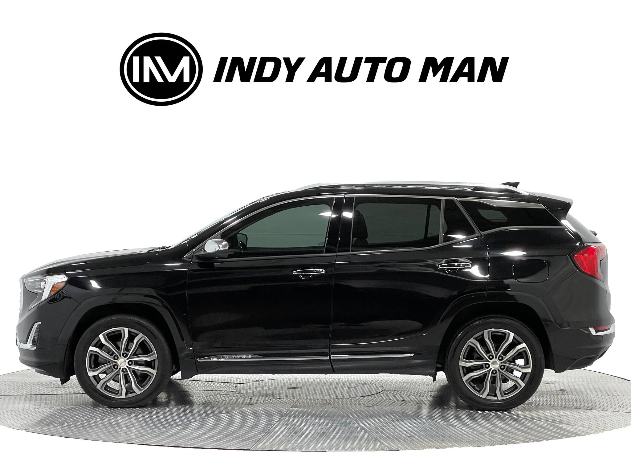 Used 2019 GMC Terrain Denali w/ GMC Pro Grade Package AWD/4WD image 7