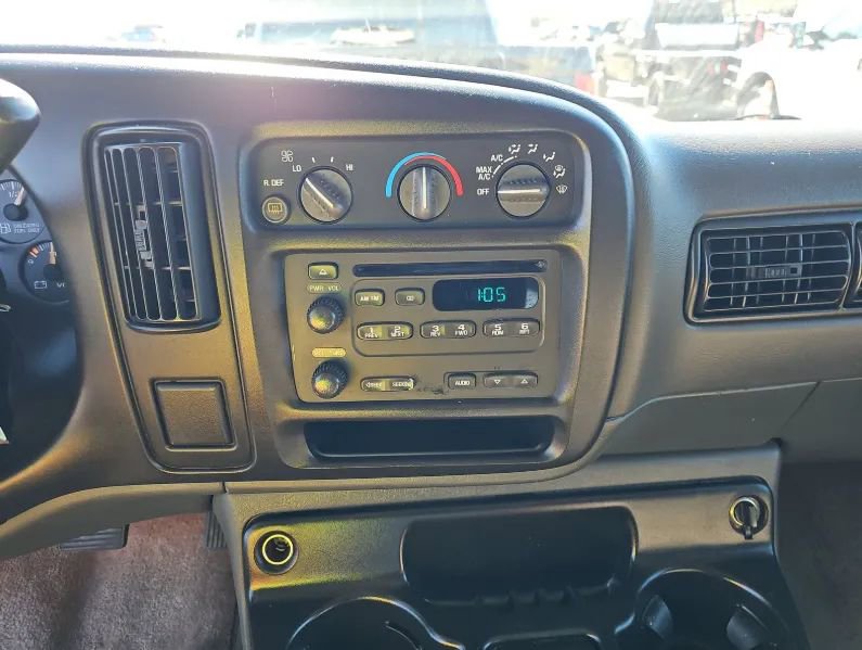 Used 2002 Chevrolet Express 3500 Extended w/ Preferred Equipment Group 2 image 9