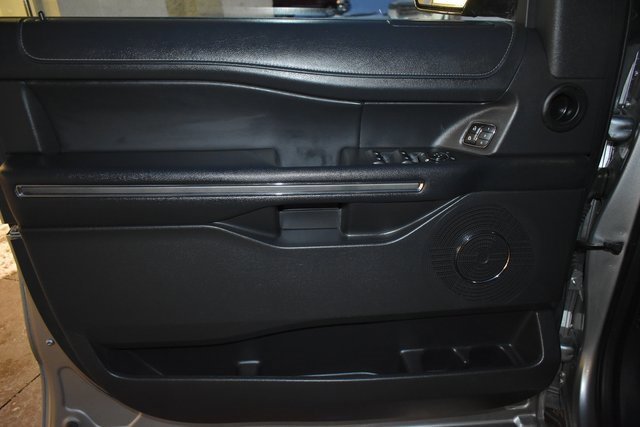 Used 2023 Ford Expedition Max XLT image 14