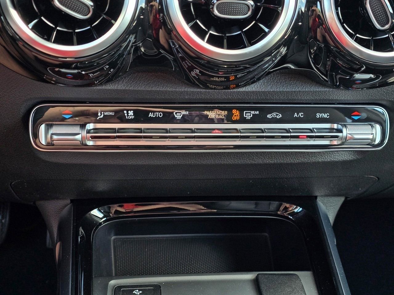 Used 2026 Mercedes-Benz GLB 250 4MATIC image 16