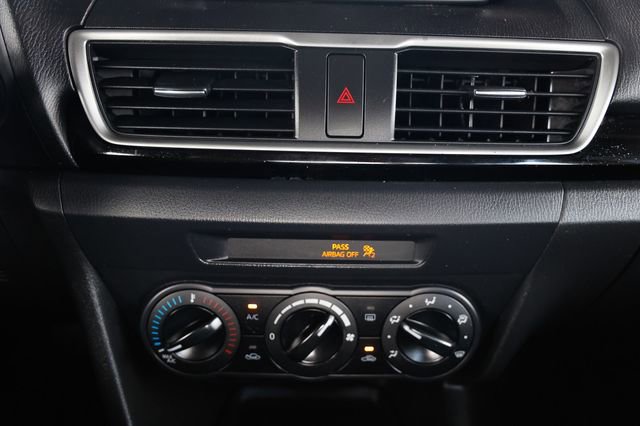 Used 2015 MAZDA MAZDA3 i SV image 31