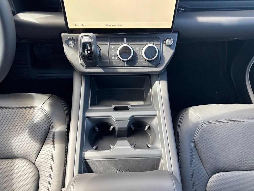 New 2026 Land Rover Defender 110 X-Dynamic SE AWD/4WD image 23