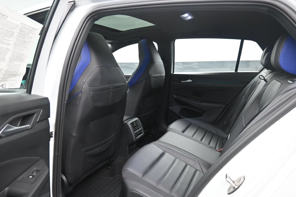 Used 2024 Volkswagen Golf R AWD/4WD image 29