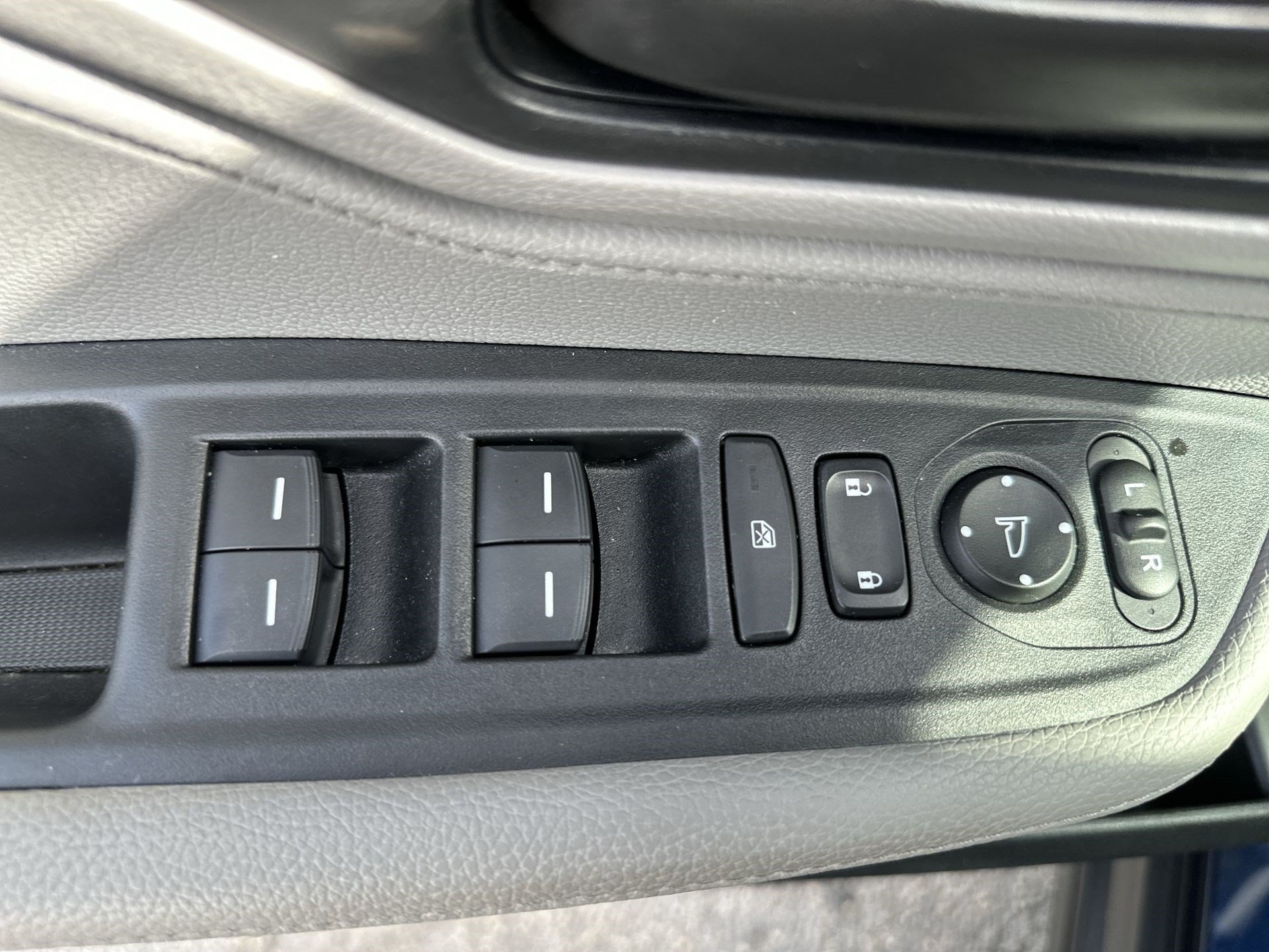 Used 2024 Honda Odyssey EX image 15