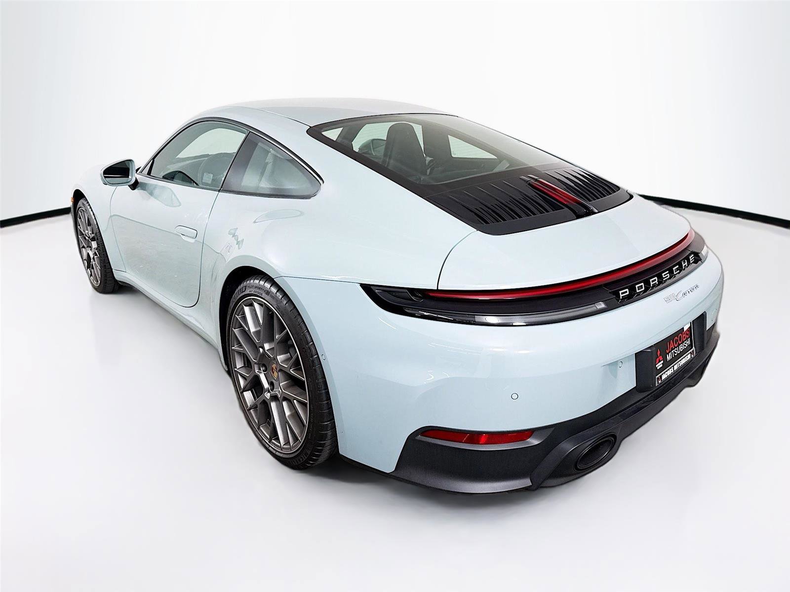 Used 2025 Porsche 911 Carrera image 5