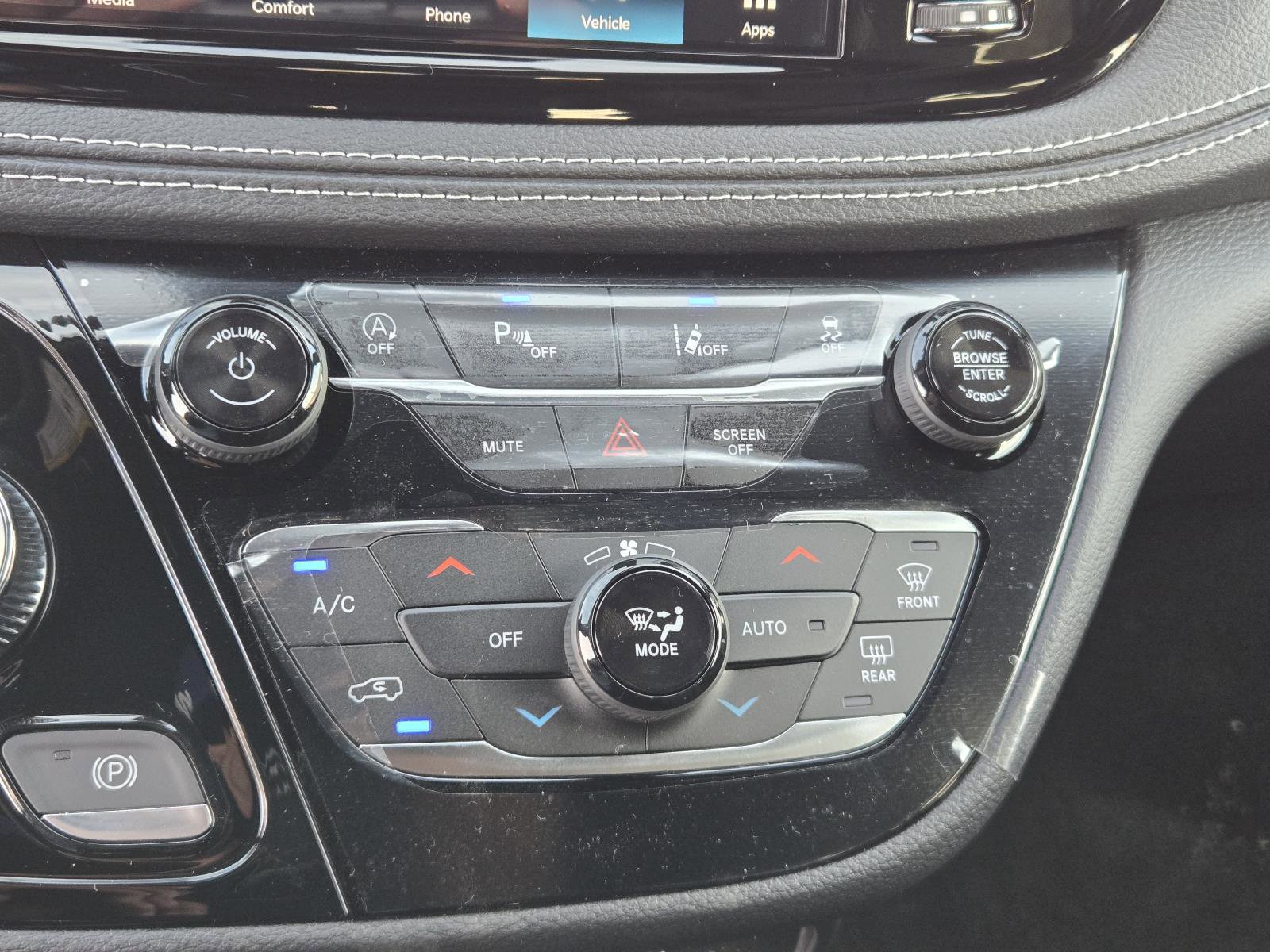 New 2026 Chrysler Pacifica Select image 15