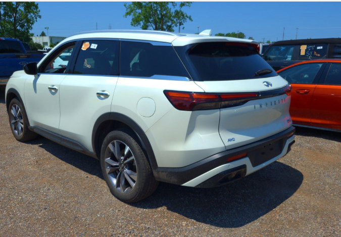 Used 2024 INFINITI QX60 Luxe AWD/4WD image 3