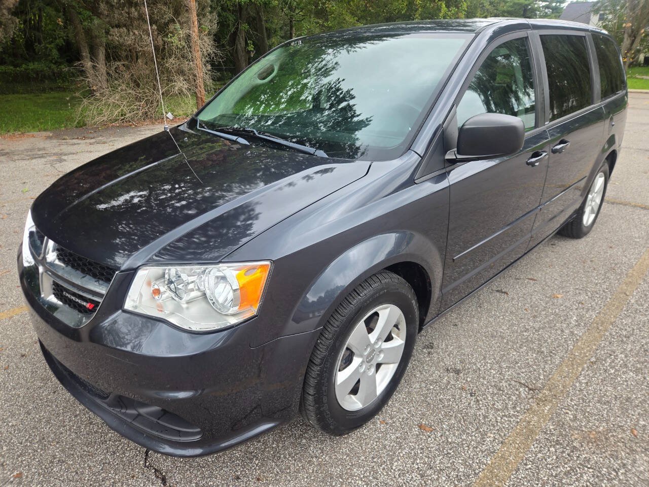 Used 2013 Dodge Grand Caravan SE FWD image 3