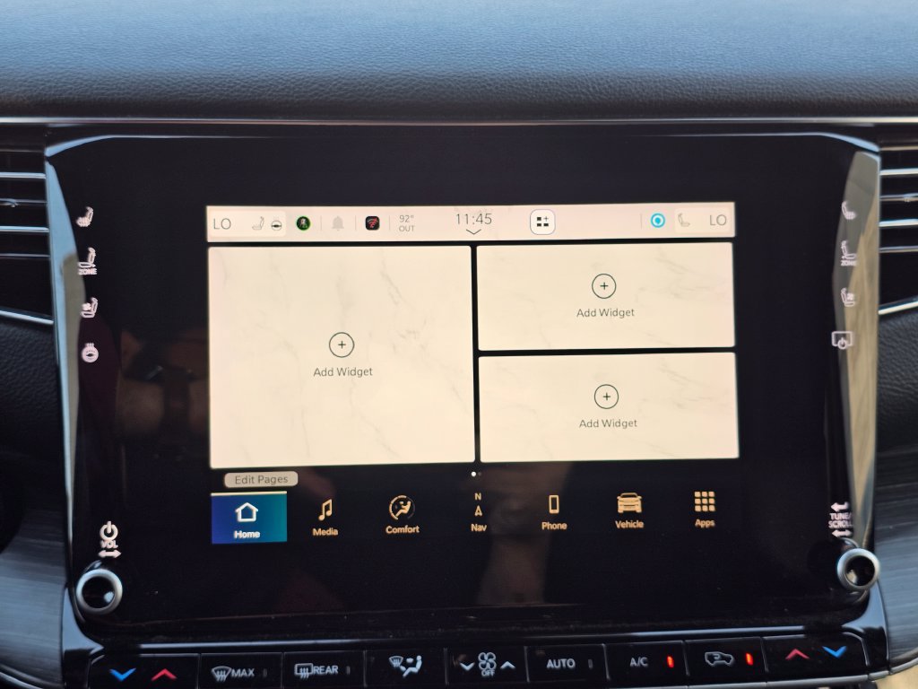 Certified 2024 Jeep Wagoneer Series II AWD/4WD image 17