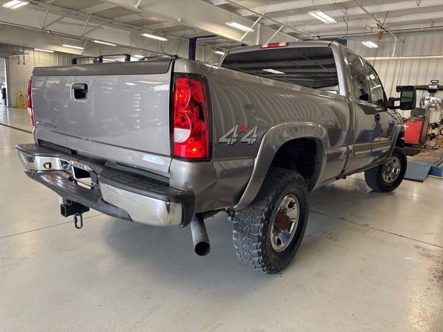 Used 2007 Chevrolet Silverado 2500 LT w/ Heavy-Duty Power Package AWD/4WD image 9
