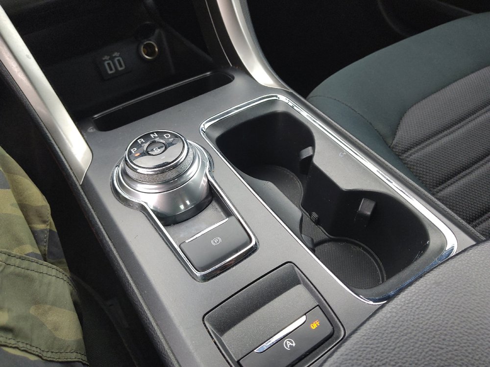 Used 2019 Ford Fusion SE FWD image 26