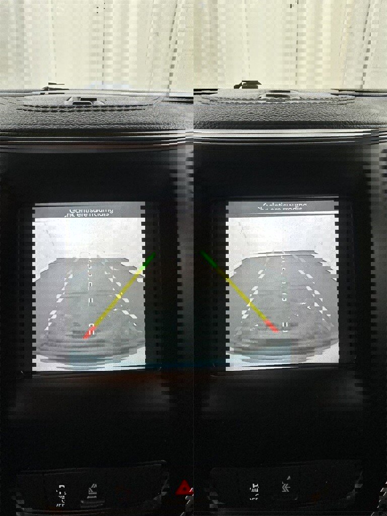 Used 2019 Jeep Cherokee Latitude Plus w/ Comfort/Convenience Group image 21