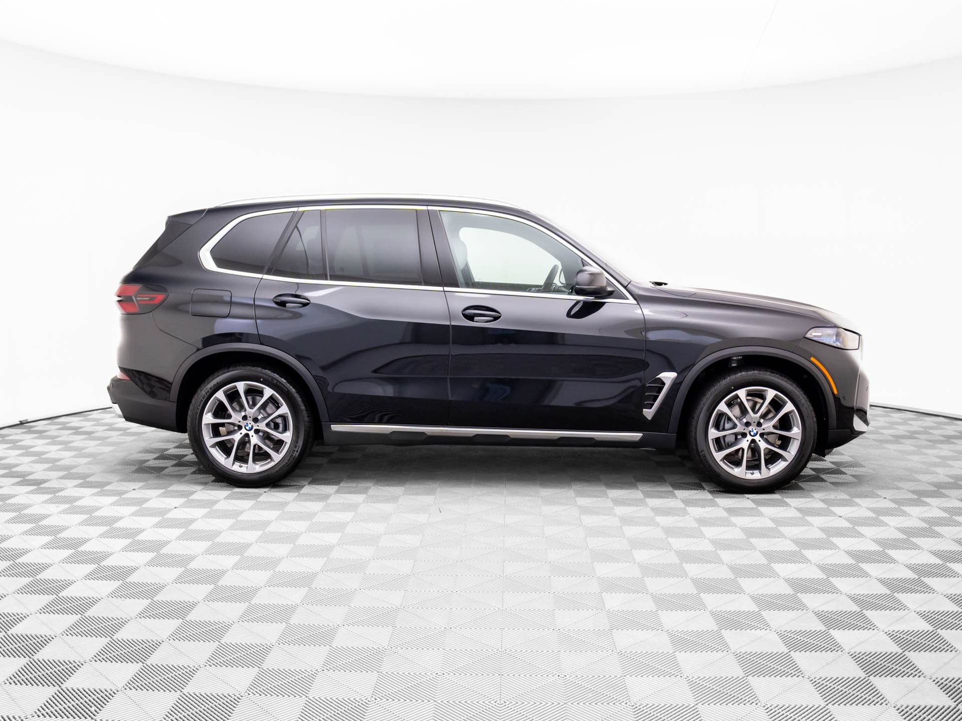 Used 2026 BMW X5 xDrive40i AWD/4WD image 7