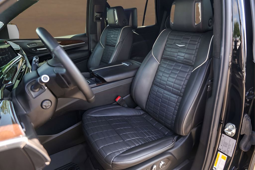 Used 2023 Cadillac Escalade Sport Platinum RWD image 7