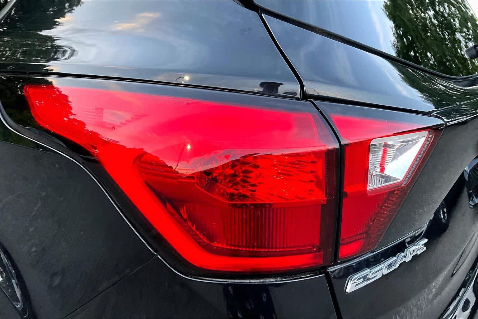 Used 2019 Ford Escape SE AWD/4WD image 26
