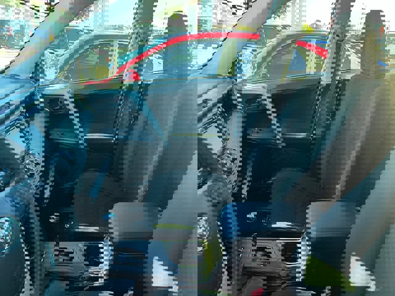 Used 2016 Toyota RAV4 LE image 11