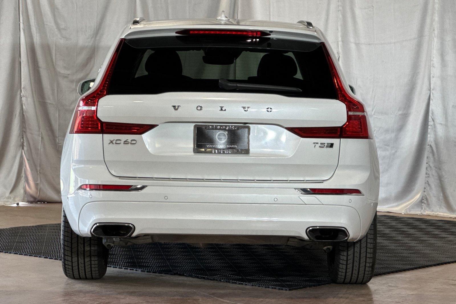 Used 2019 Volvo XC60 T5 Inscription w/ Protection Package Premier AWD/4WD image 7