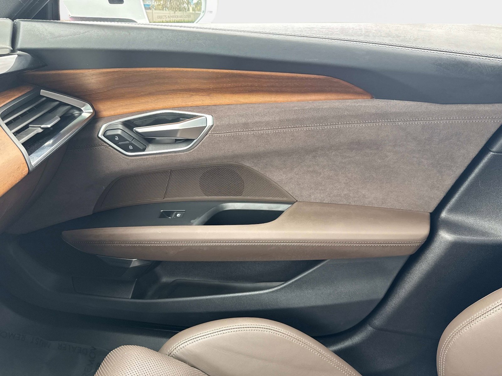 Used 2023 Audi e-tron GT Prestige image 25