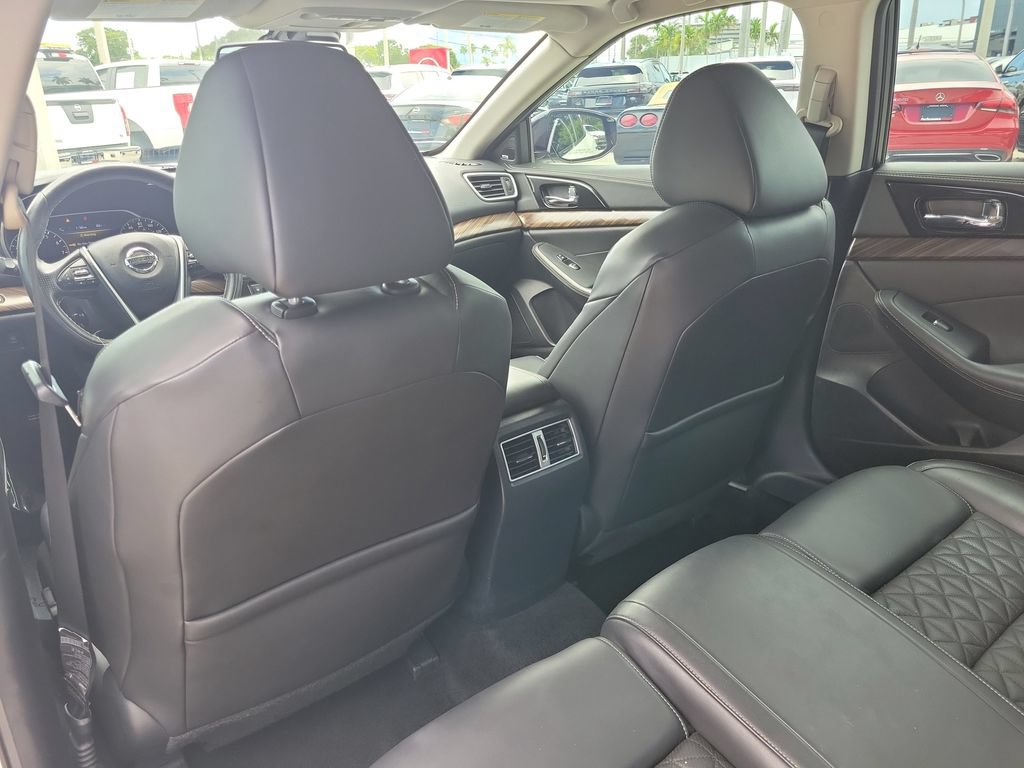 Used 2017 Nissan Maxima Platinum FWD image 18