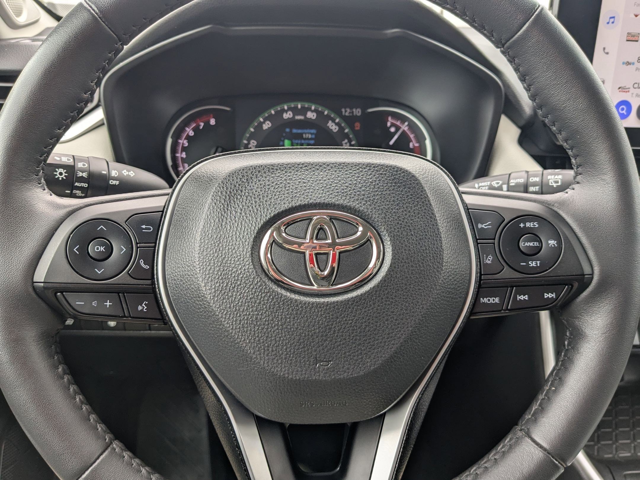 Used 2023 Toyota RAV4 XLE Premium image 16