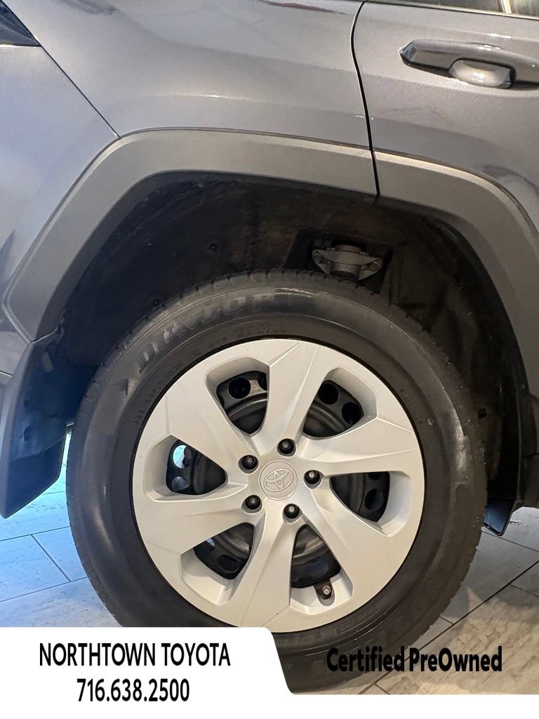Used 2023 Toyota RAV4 LE AWD/4WD image 10