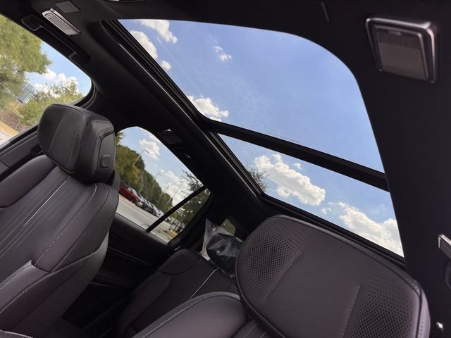 New 2027 Cadillac Vistiq Luxury AWD/4WD image 18