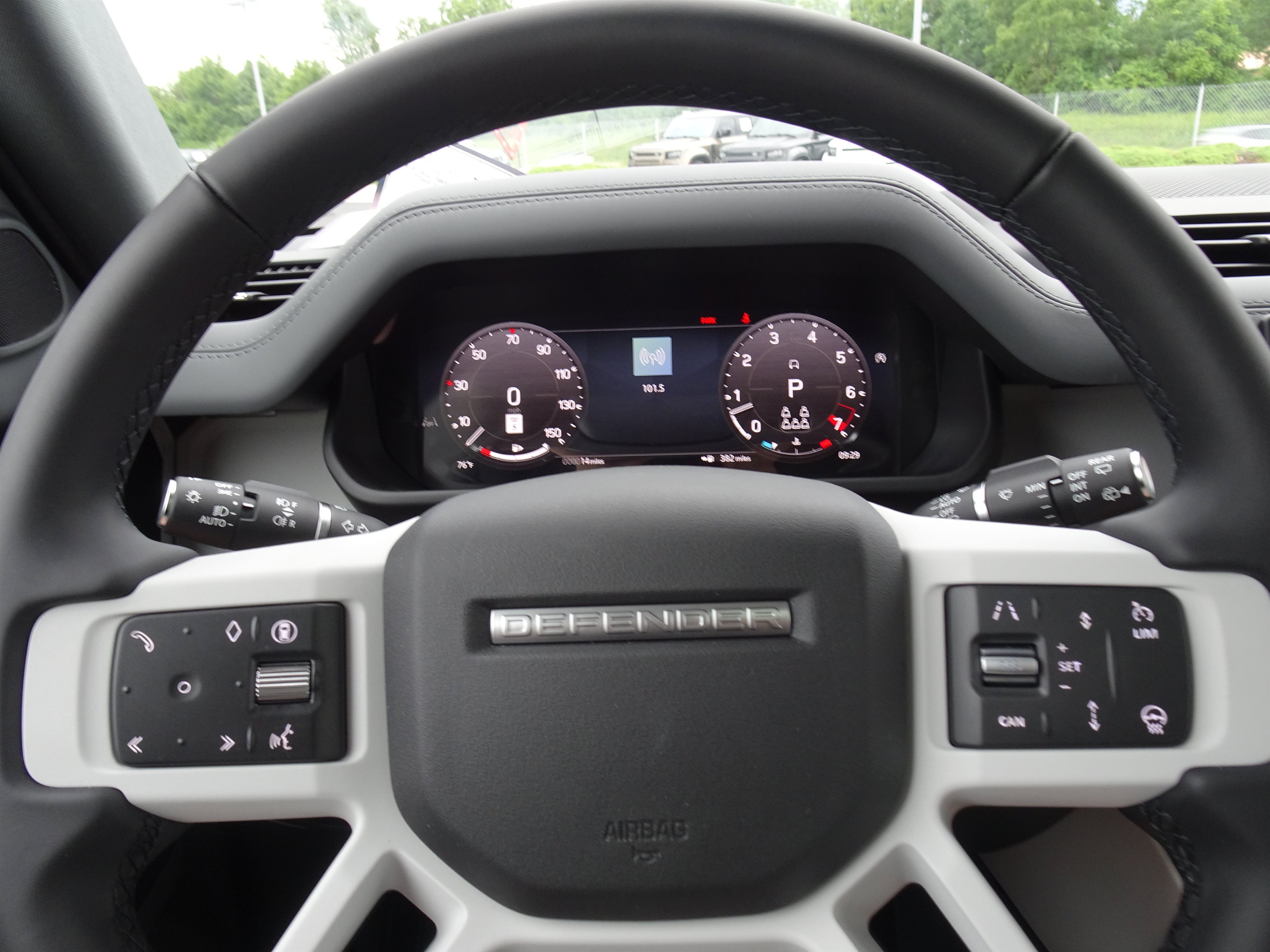 New 2026 Land Rover Defender 130 X-Dynamic SE AWD/4WD image 27