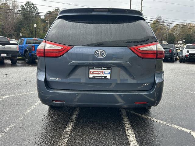 Used 2017 Toyota Sienna XLE image 8