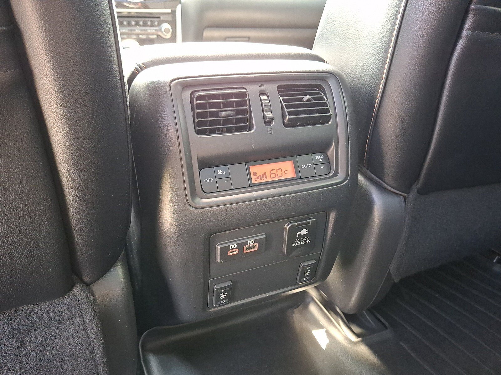 Used 2020 Nissan Pathfinder SL AWD/4WD image 13
