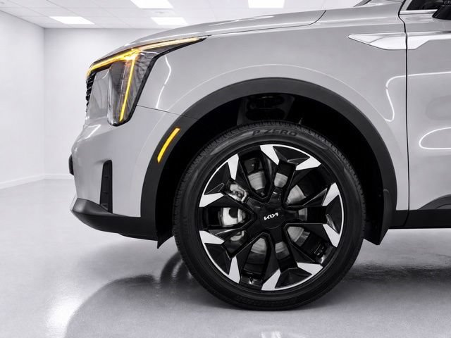 Used 2025 Kia Sorento EX AWD/4WD image 10