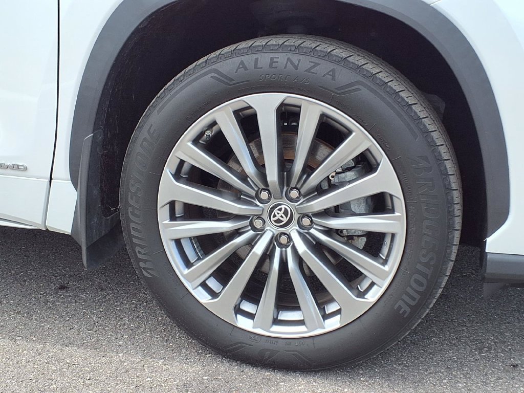 Used 2025 Toyota Highlander Limited AWD/4WD image 10