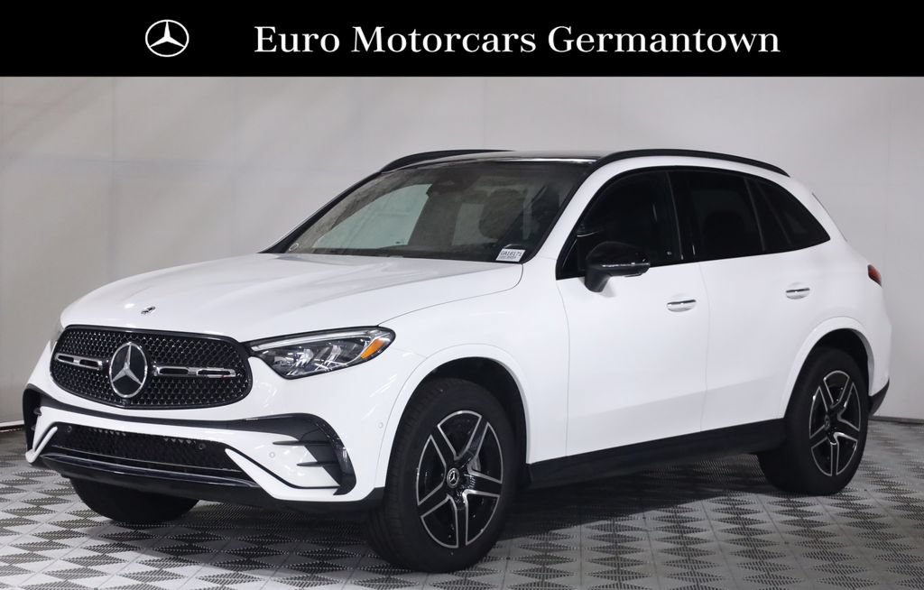 Used 2023 Mercedes-Benz GLC 300 4MATIC w/ AMG Line image 3
