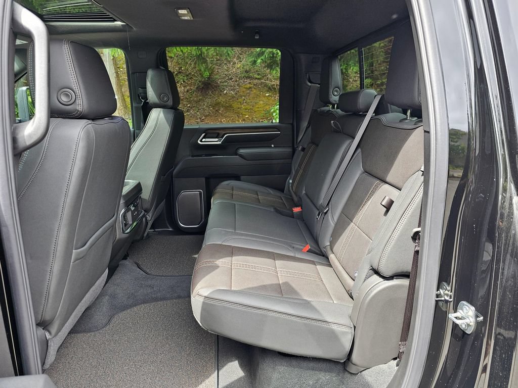 New 2026 Chevrolet Silverado 2500 High Country w/ Midnight Edition AWD/4WD image 17