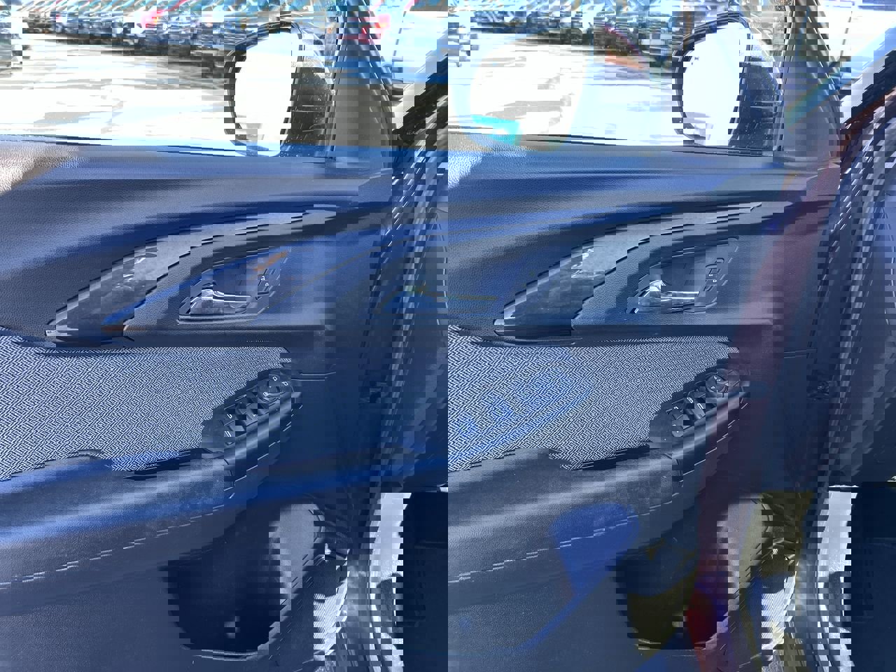 Used 2022 Chevrolet TrailBlazer LT w/ Convenience Package image 19