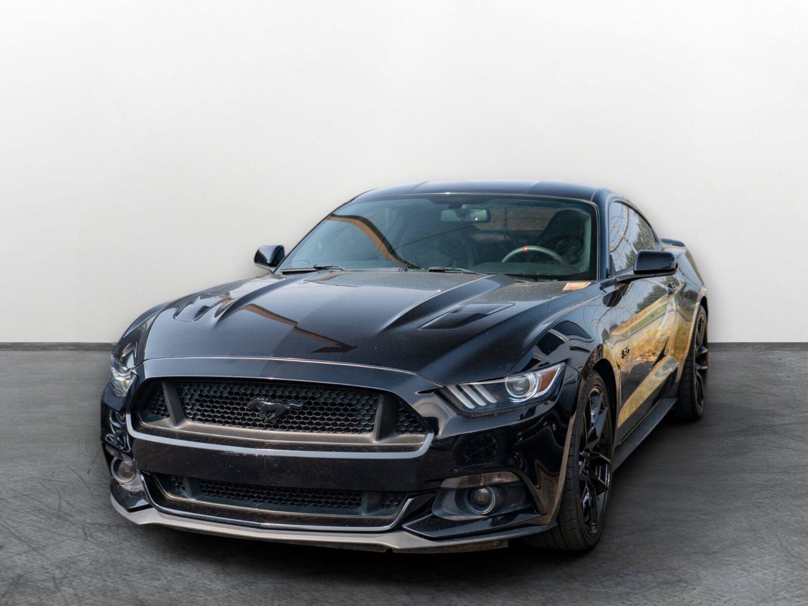 Used 2016 Ford Mustang GT w/ Black Accent Package RWD image 3